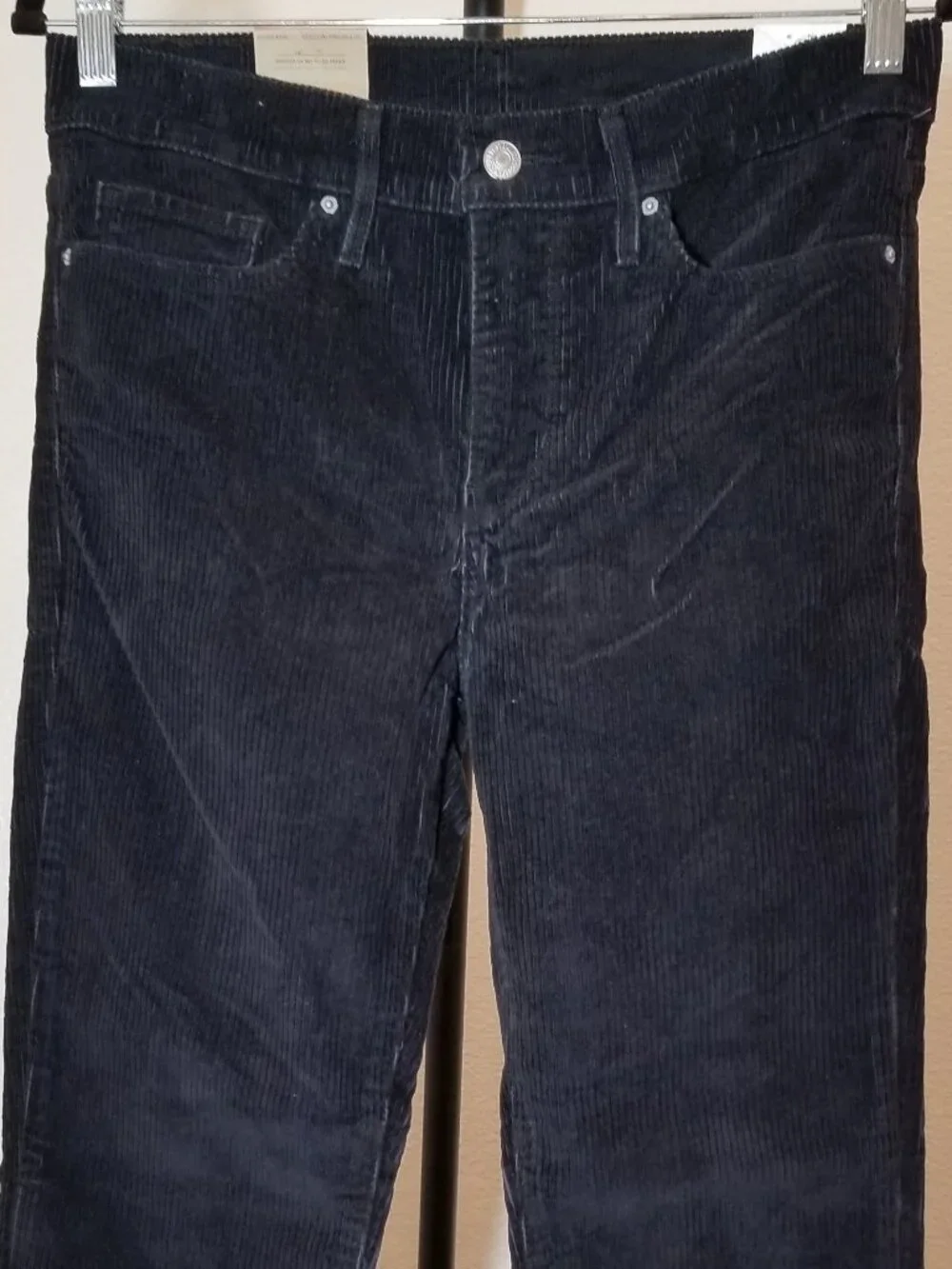 Levi's 314‎ Womens 29x30 Shaping Corduroy Straight Leg Black Pant Street NWT